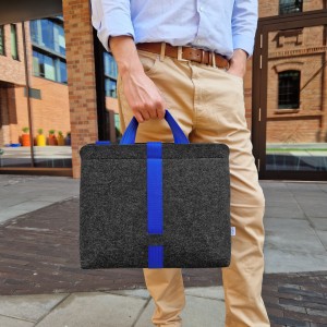 SHOULDER BAG DARK GREY FELT WITH BLUE CAR BELT