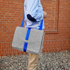 MALE LAPTOP FELT BAG BLUE CAR BELT