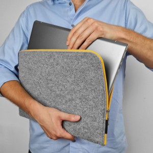 FELT LAPTOP SLEEVE YELLOW ZIPPER