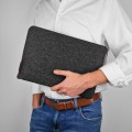 grafitowe etui na laptopa czerwony zamek pokrowiec filcowy MacBook 13 cali