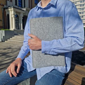 VERTICAL FELT LAPTOP SLEEVE