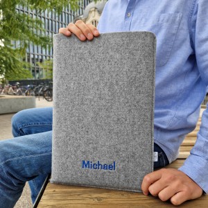 VERTICAL FELT LAPTOP SLEEVE WITH NAME