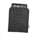 ciemnoszare etui z filcu na Kindle grafitowy filc czytnik ebook pokrowiec kindle scribe