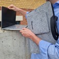 etui z filcu na laptopa z rączką pokrowiec filcowy MacBook personalizacja haft komputerowy imię mac air 13 cali