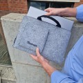 etui z filcu na laptopa z rączką pokrowiec filcowy MacBook personalizacja haft komputerowy imię Mac air 13