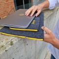 filcowe etui macbook ciemnoszary pokrowiec żółte rączki personalizowane etui na laptopa hp asus dell