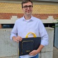 filcowe etui macbook ciemnoszary pokrowiec żółte rączki personalizowane etui na laptopa 16 cali